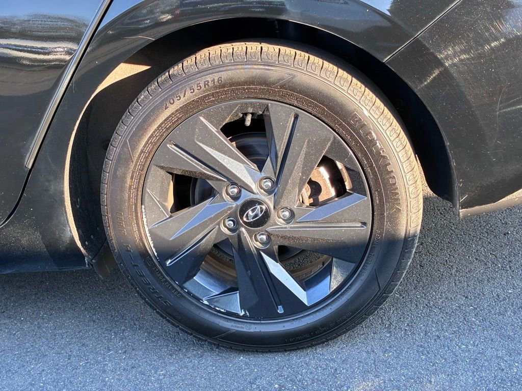 Used 2022 Hyundai Elantra Blue w/ Preferred Accessory Package image 43