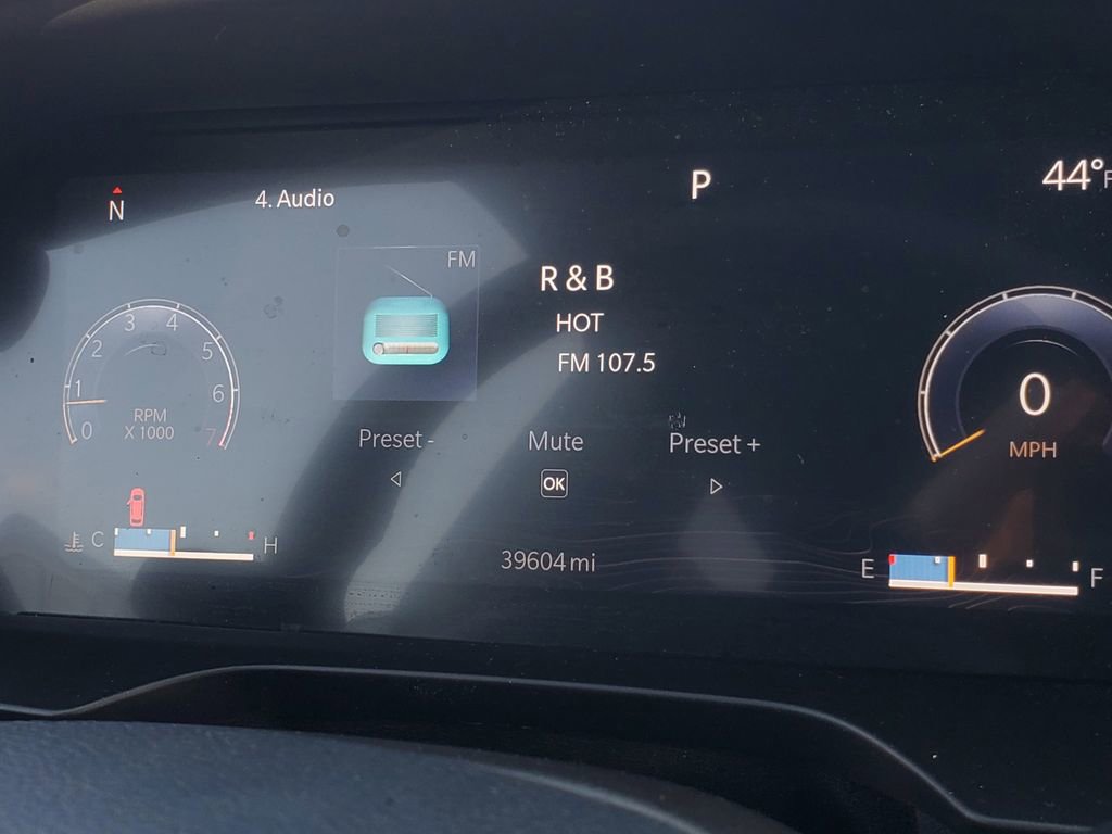 Used 2023 Jeep Grand Cherokee L Laredo image 15