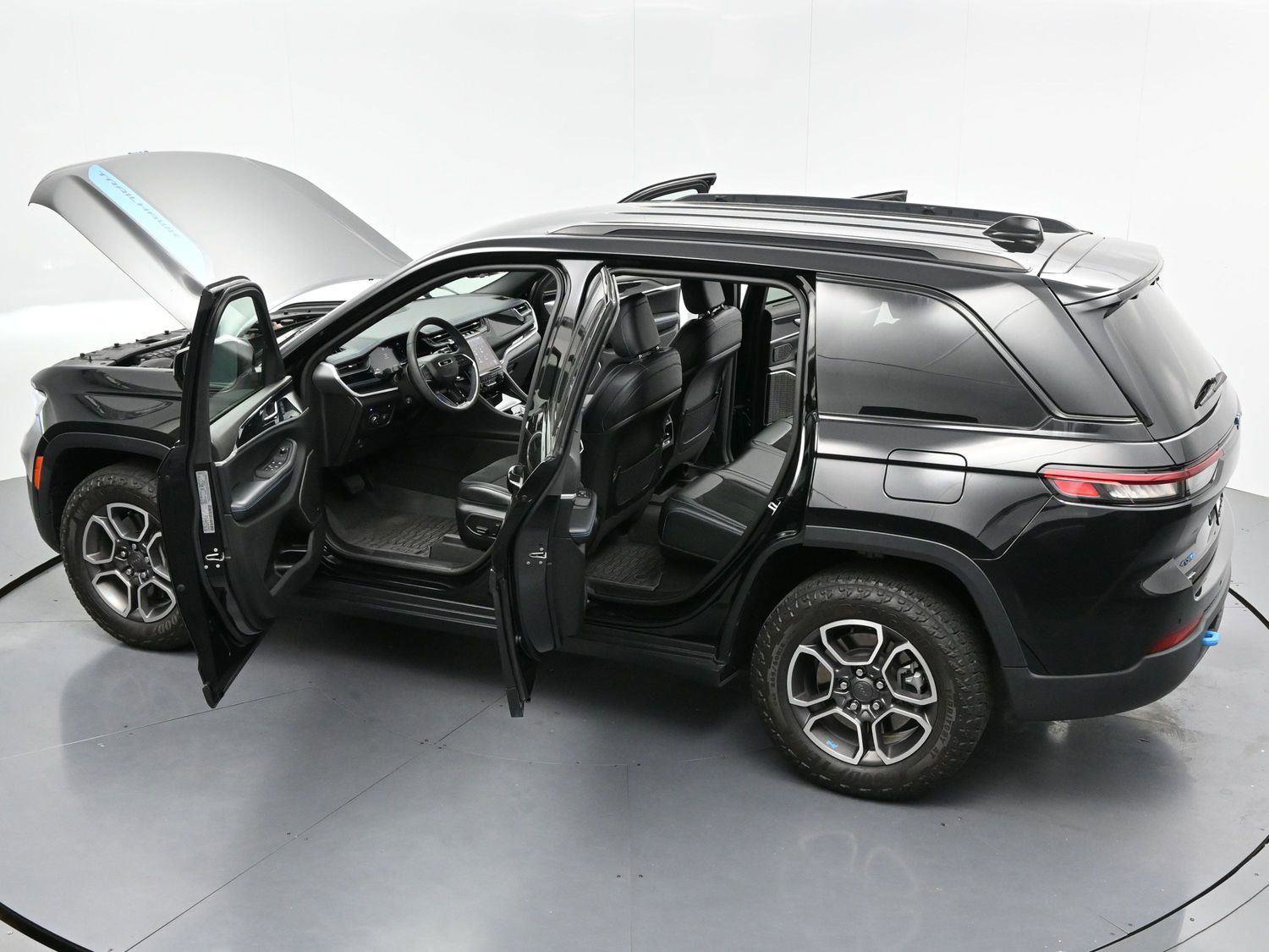 Used 2022 Jeep Grand Cherokee Trailhawk w/ Luxury Tech Group III AWD/4WD image 43