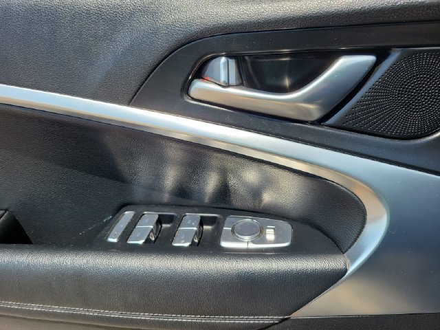 Used 2022 Genesis G70 2.0T RWD image 14