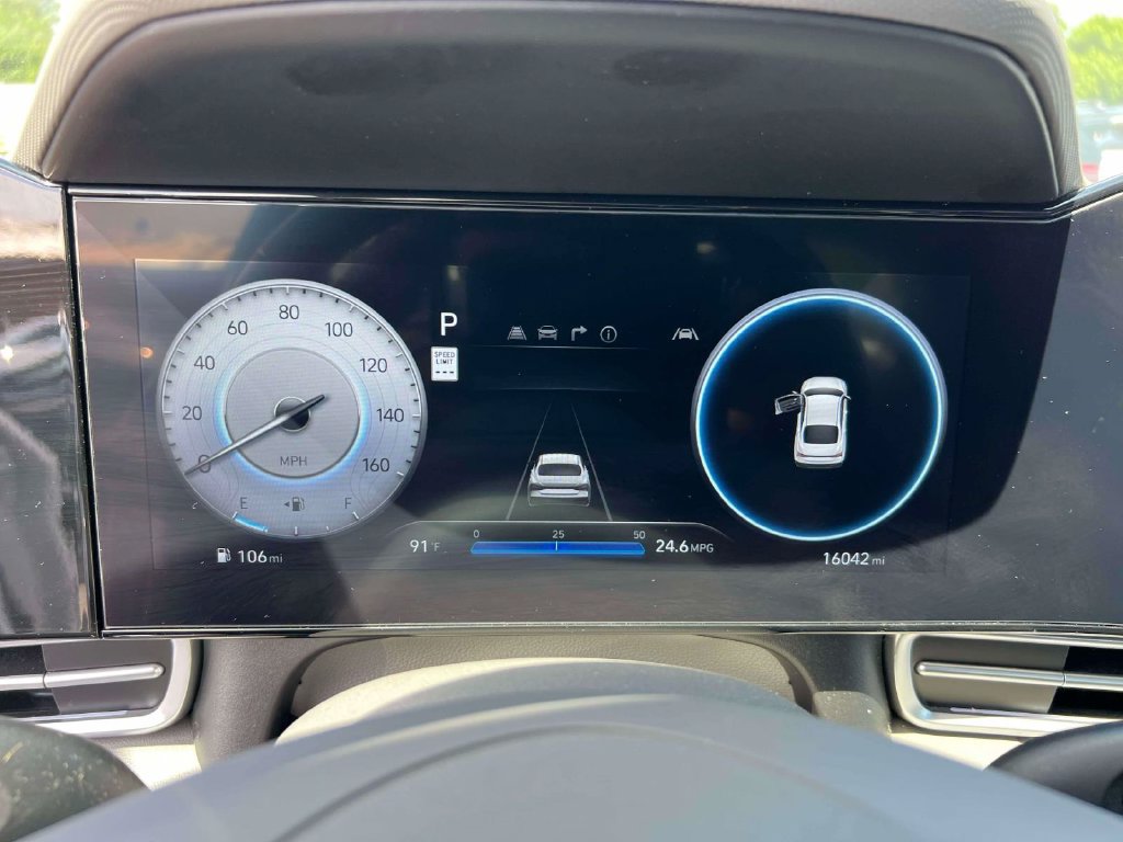 Certified 2025 Hyundai Elantra SEL FWD image 24