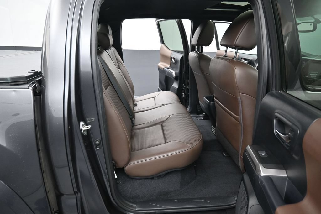 Certified 2017 Toyota Tacoma Limited AWD/4WD image 30