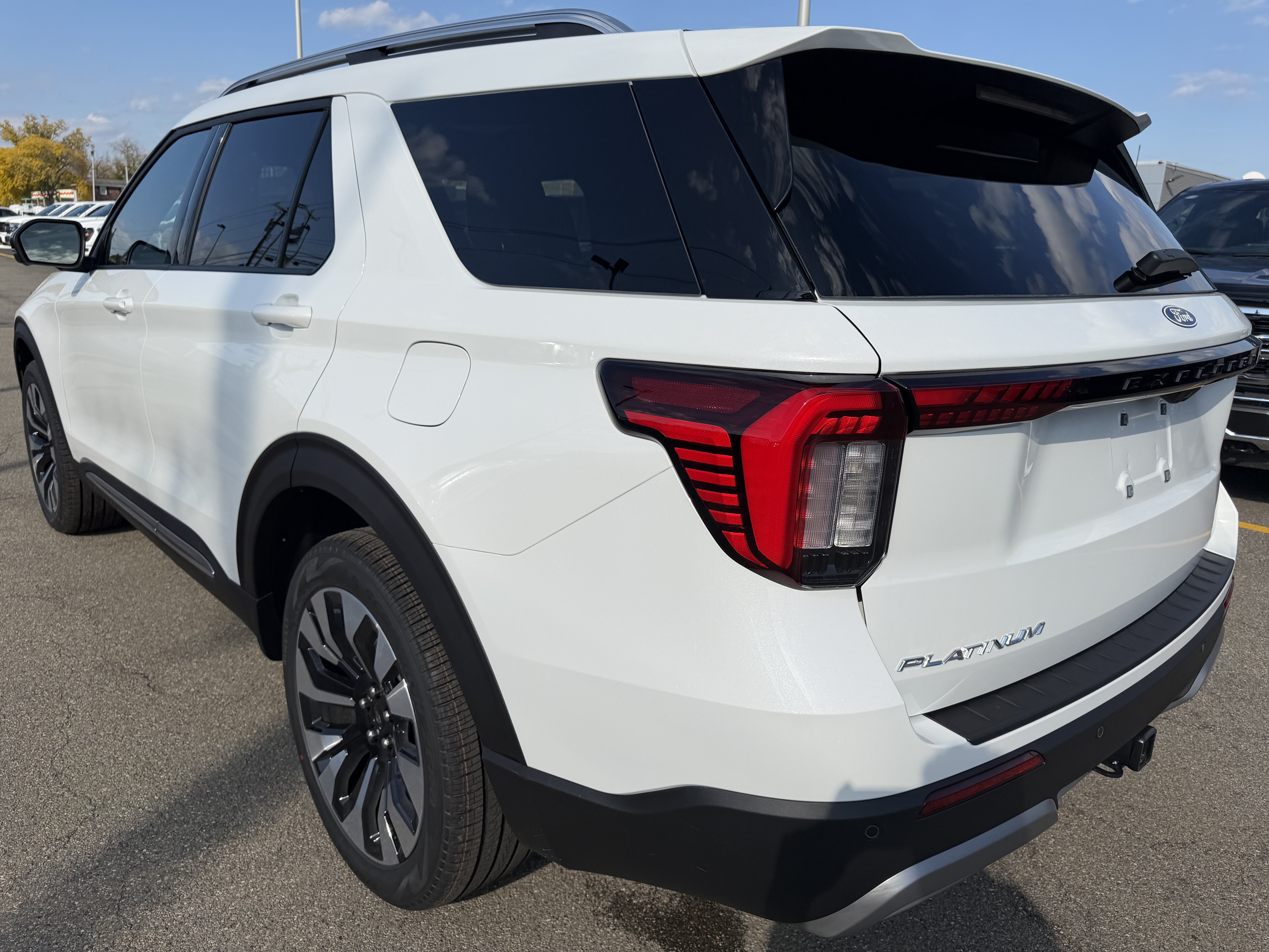 New 2027 Ford Explorer Platinum w/ LUX Leather Package AWD/4WD image 3