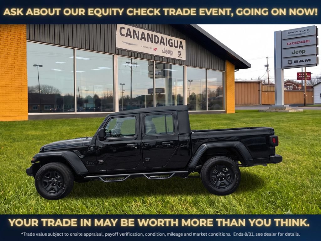 Used 2022 Jeep Gladiator Sport AWD/4WD image 2