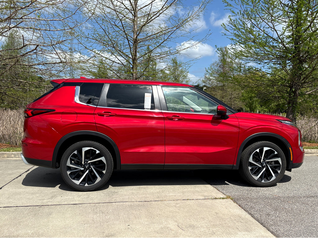 Used 2024 Mitsubishi Outlander SE image 28