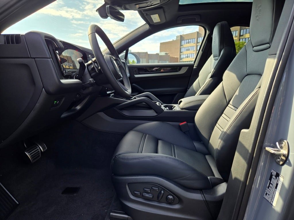 New 2026 Porsche Cayenne S image 20