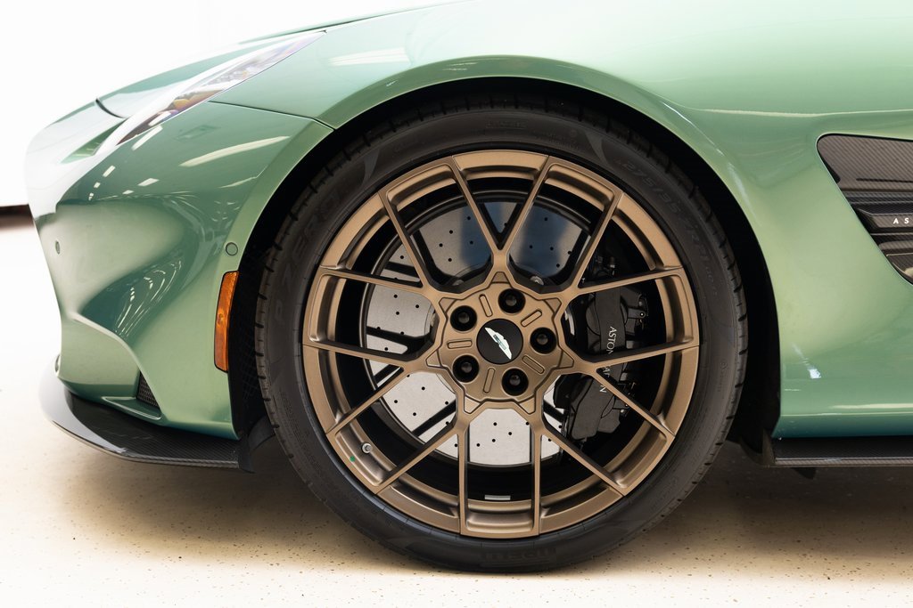 Used 2025 Aston Martin Vanquish image 47