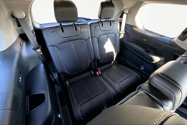 Used 2022 Jeep Grand Cherokee L Limited w/ Luxury Tech Group II image 18