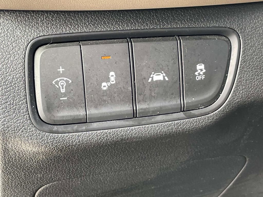 Used 2020 Hyundai Santa Fe SEL image 17