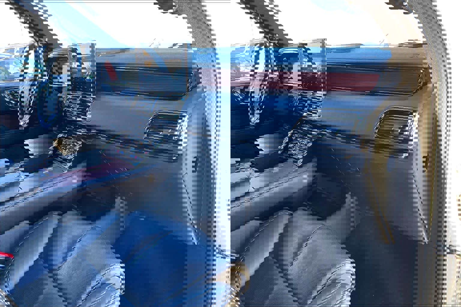 Used 2023 Lincoln Navigator Reserve image 17