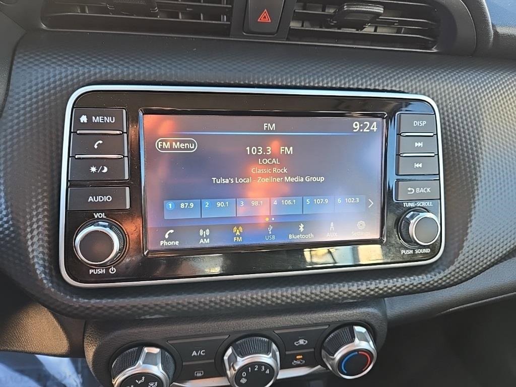 Used 2021 Nissan Kicks S image 32