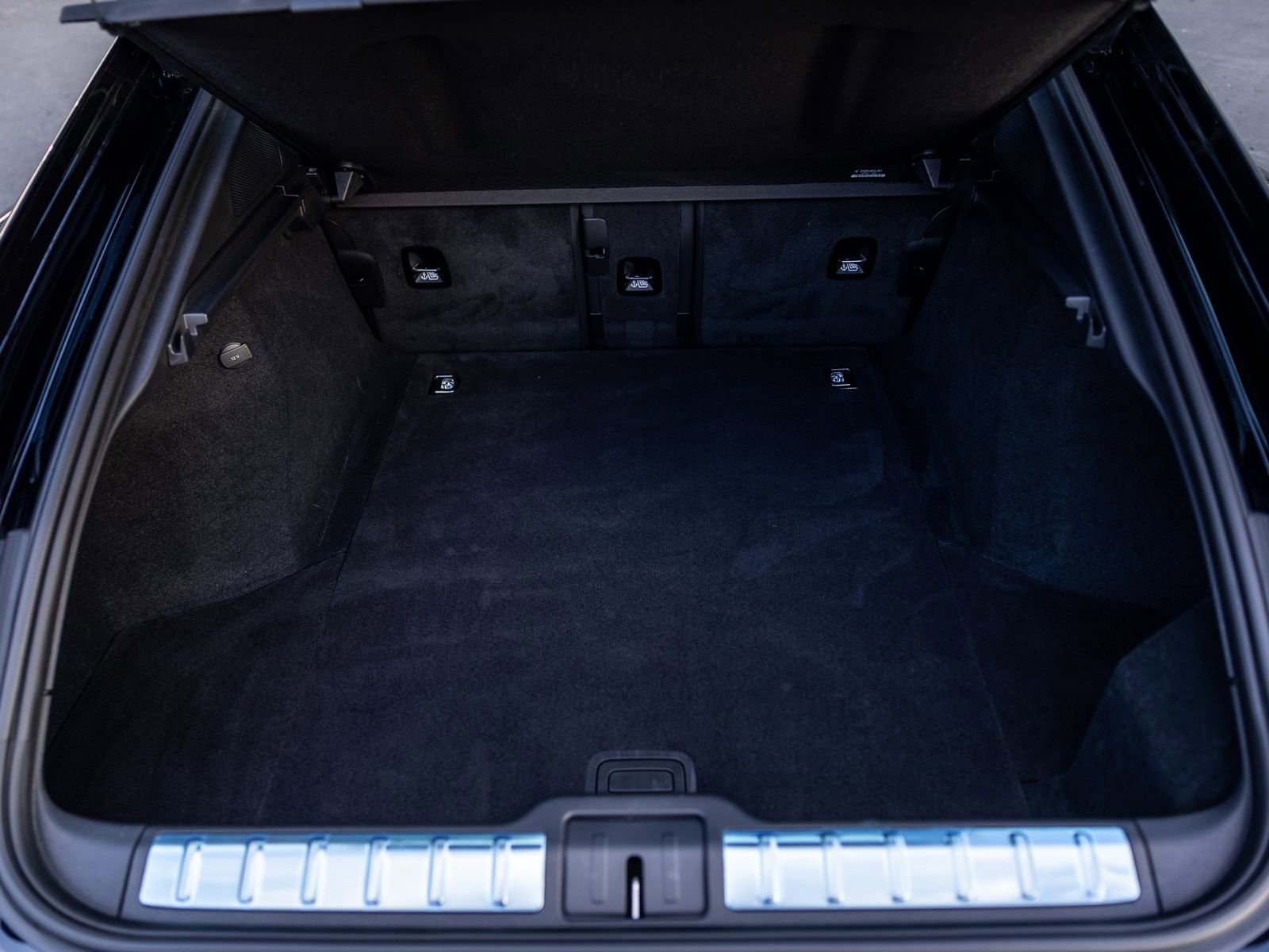 Certified 2025 Porsche Panamera RWD image 40