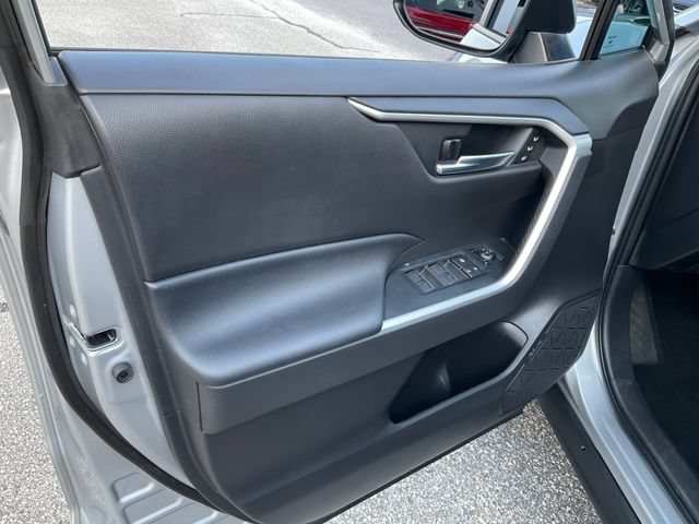Used 2022 Toyota RAV4 XLE Premium FWD image 7