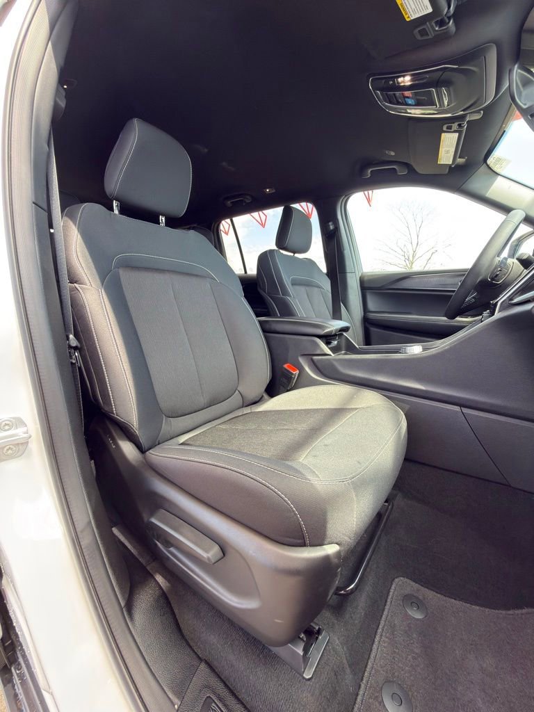 Certified 2025 Jeep Grand Cherokee L Laredo image 34