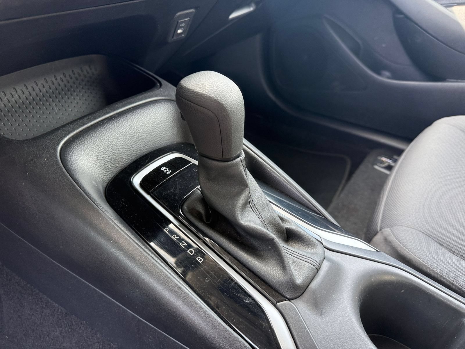 Used 2025 Toyota Corolla LE FWD image 37