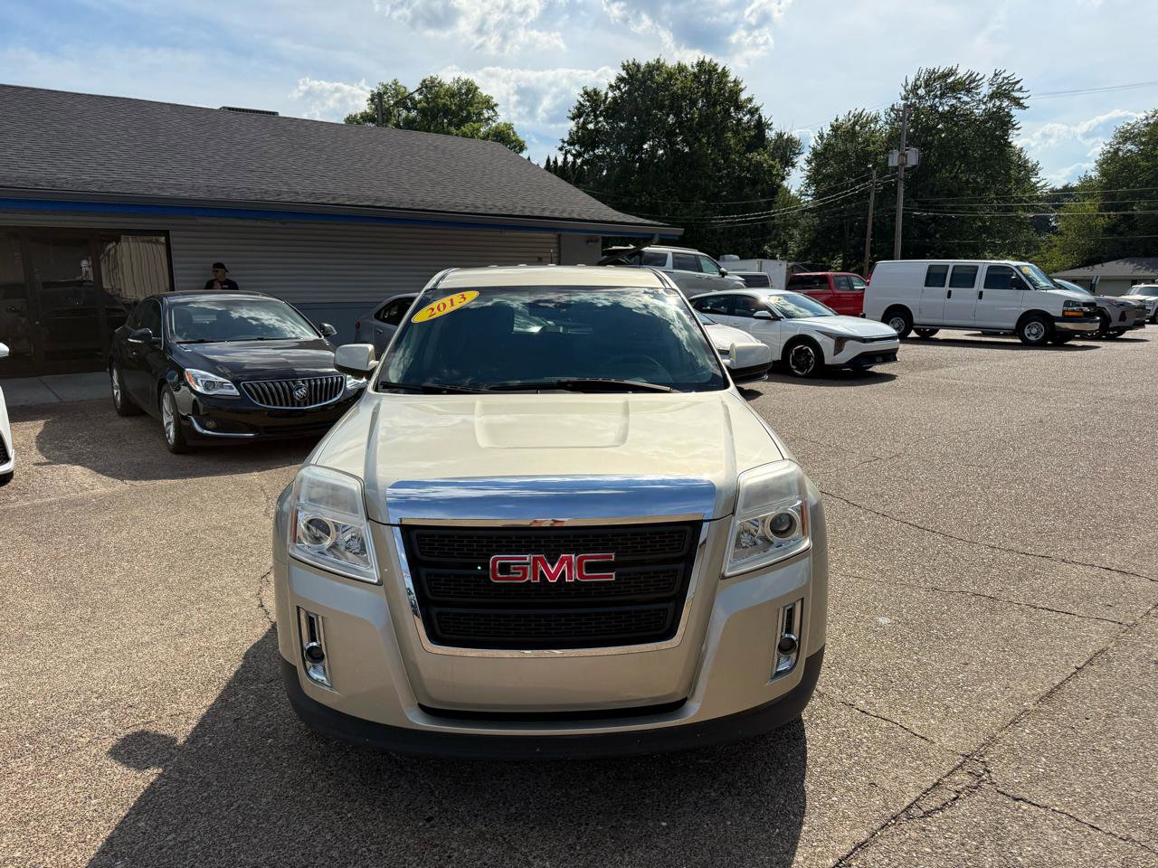 Used 2013 GMC Terrain SLE FWD image 2