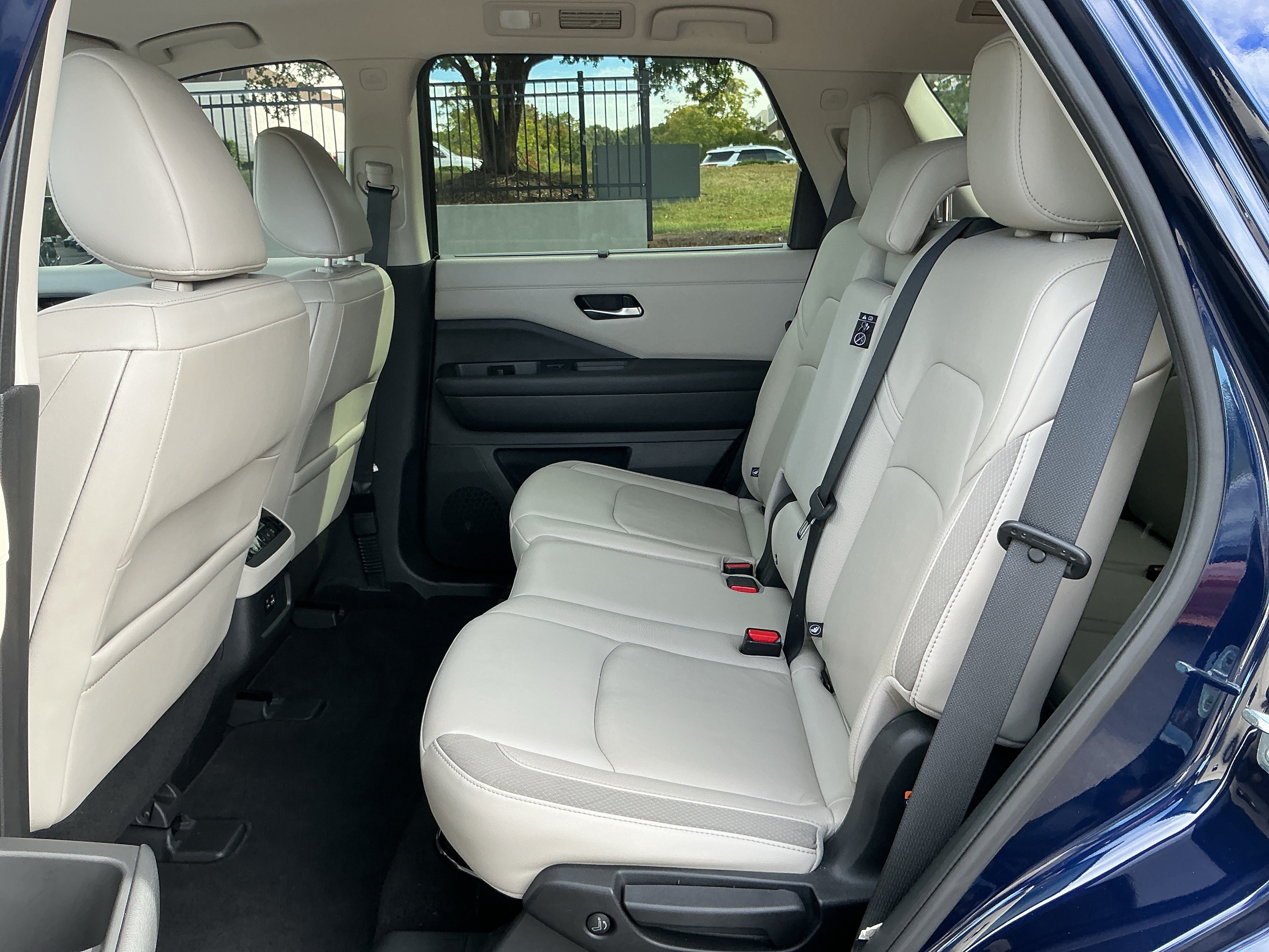 Certified 2022 Nissan Pathfinder SL FWD image 25