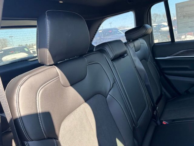 New 2026 Jeep Grand Cherokee Altitude AWD/4WD image 31
