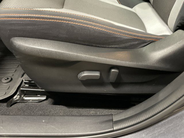 Used 2020 Subaru Crosstrek 2.0i Premium w/ Moonroof Package 2 AWD/4WD image 13