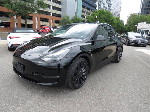 Used 2024 Tesla Model Y Performance AWD/4WD image 1