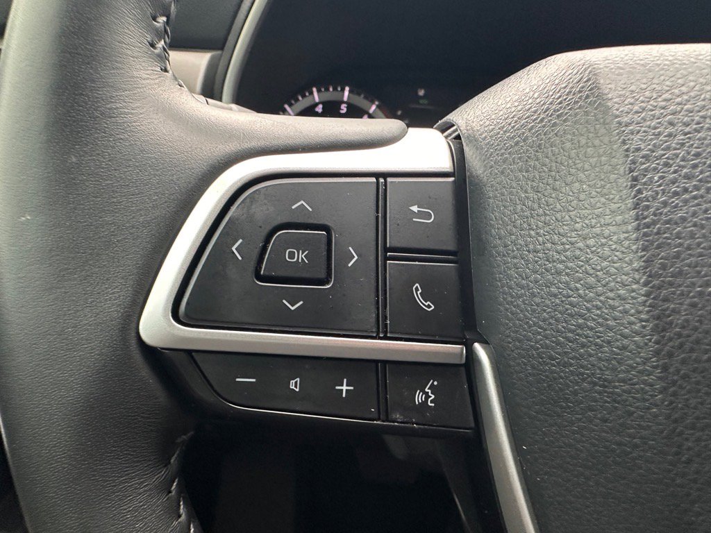 Used 2024 Toyota Highlander XLE image 21