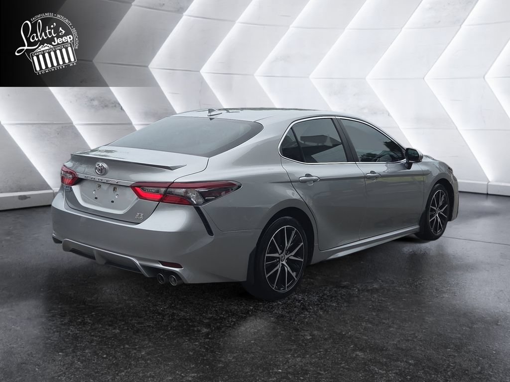 Used 2023 Toyota Camry SE AWD/4WD image 4