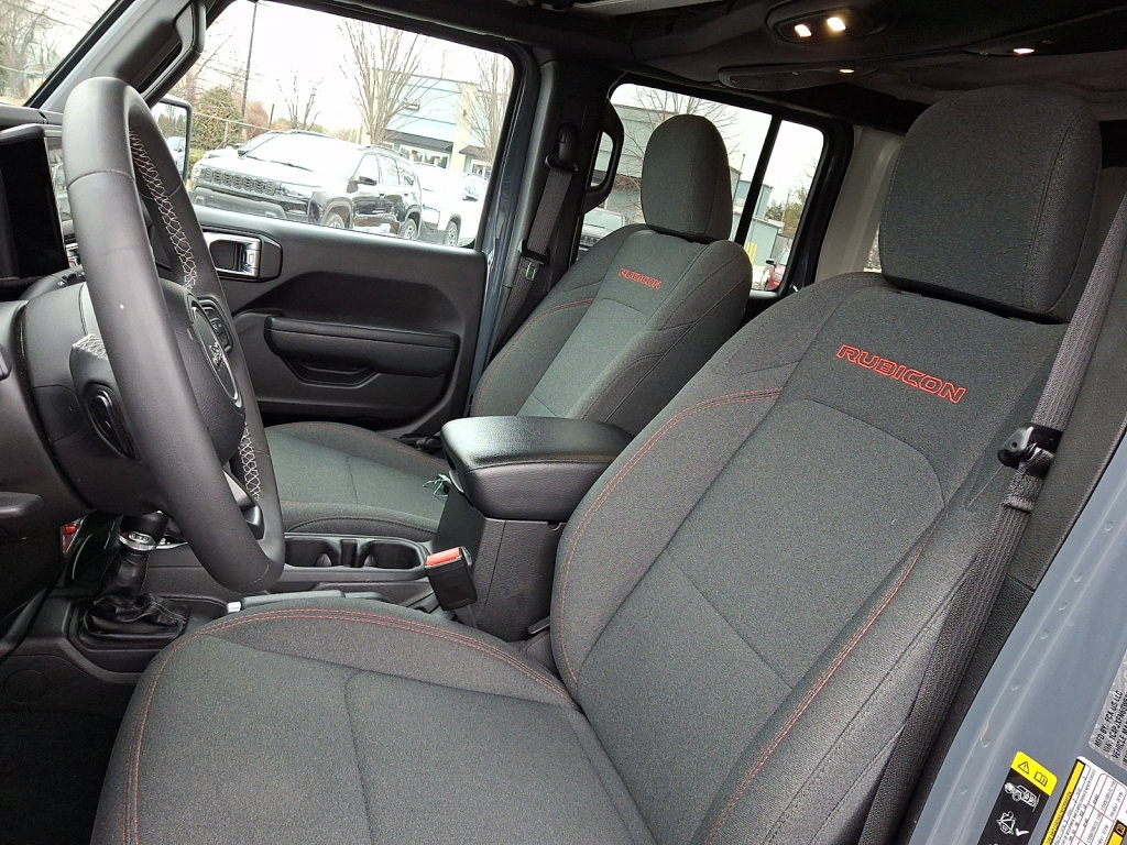 Certified 2025 Jeep Wrangler Unlimited Rubicon image 24