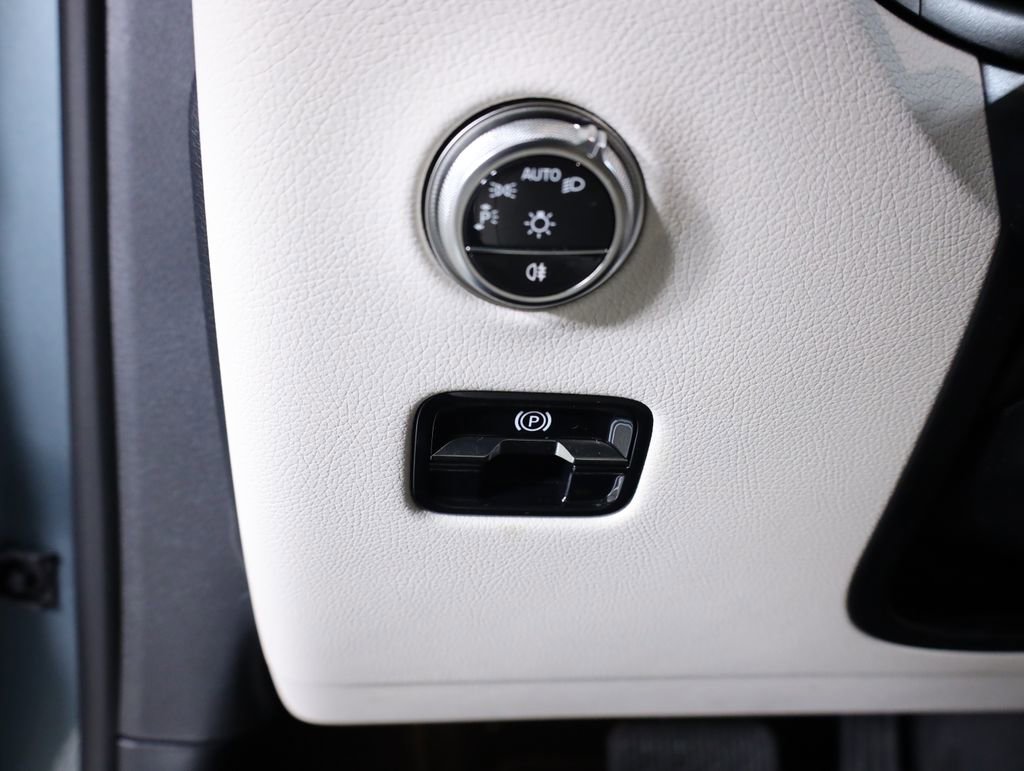 Certified 2026 Mercedes-Benz GLC 300 4MATIC image 11