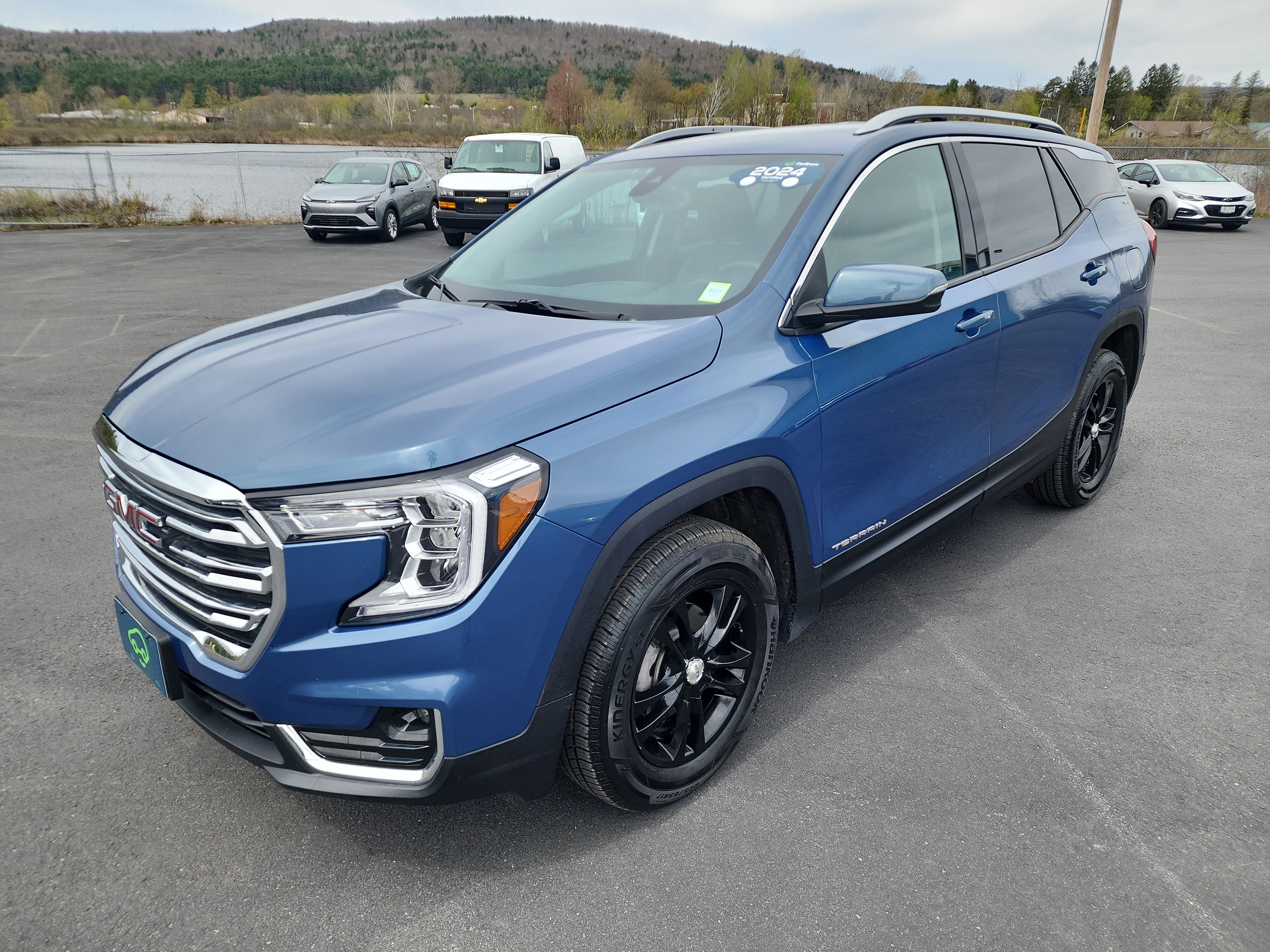 Certified 2024 GMC Terrain SLT AWD/4WD image 4