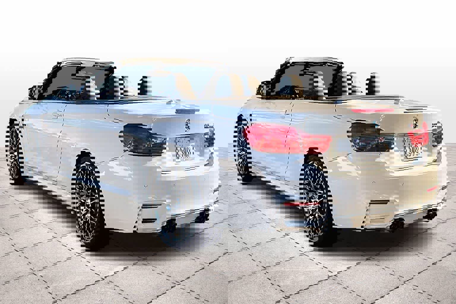 Used 2017 BMW M4 Convertible image 14