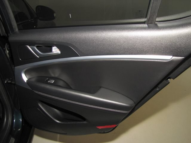 Used 2023 Genesis G70 2.0T RWD image 18