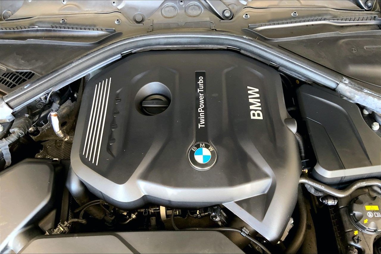 Used 2018 BMW 330i Sedan RWD image 32