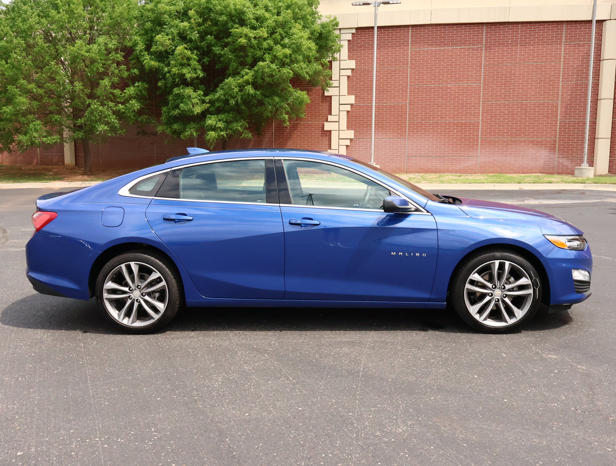 Used 2023 Chevrolet Malibu LT FWD image 30