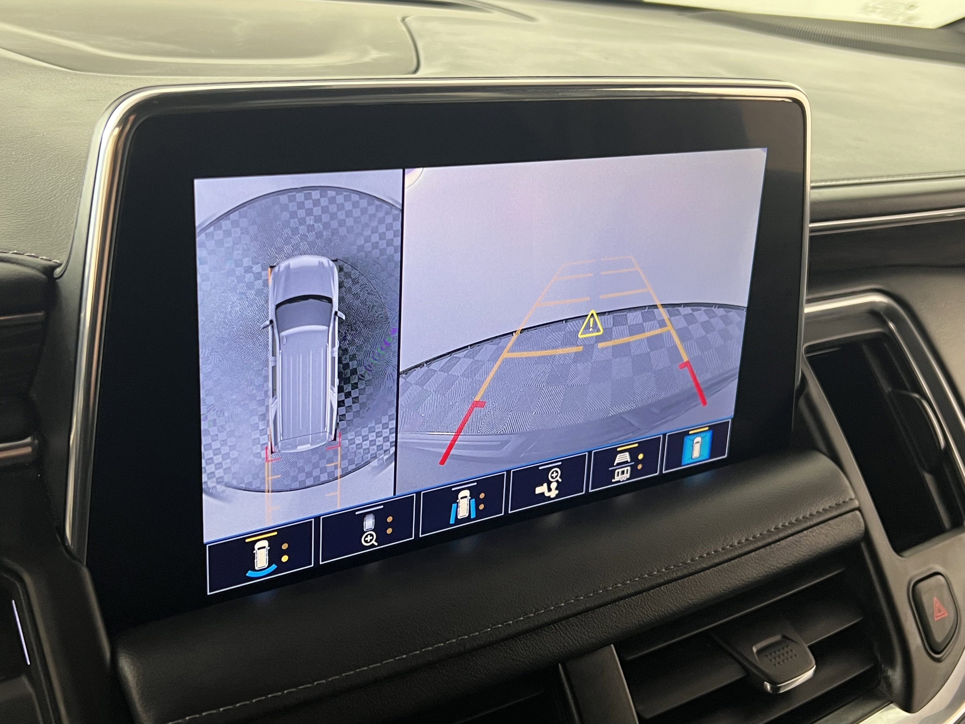 Used 2021 Chevrolet Tahoe Z71 w/ Z71 Signature Package image 28