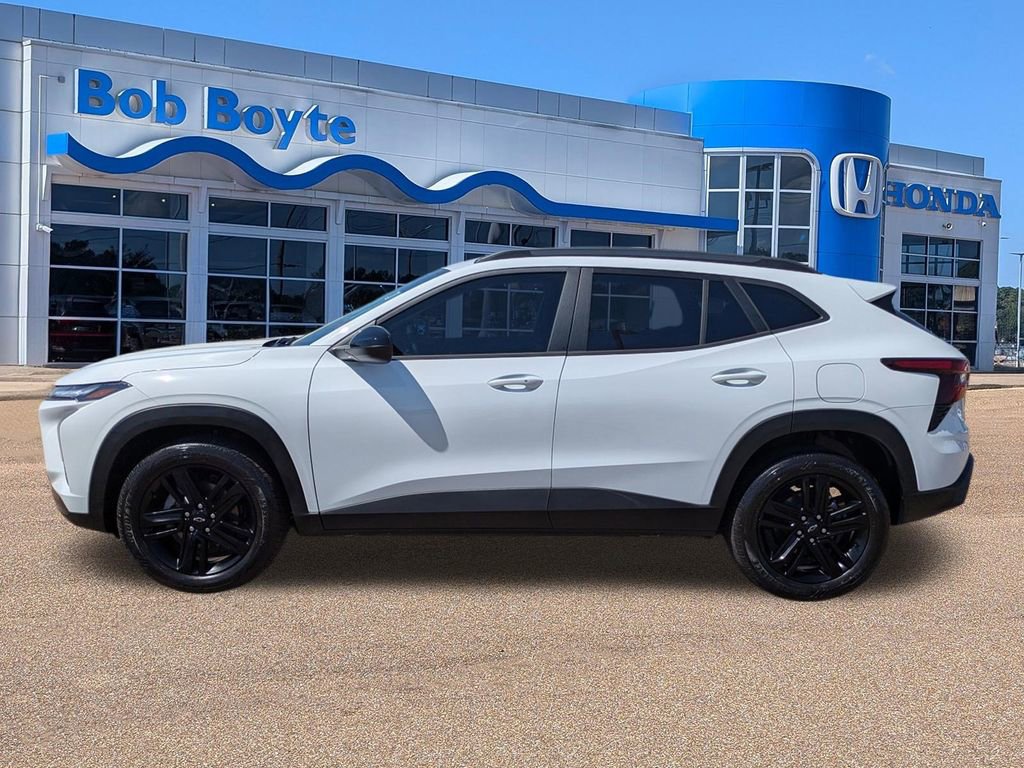 Used 2026 Chevrolet Trax ACTIV w/ Sunroof Package image 2