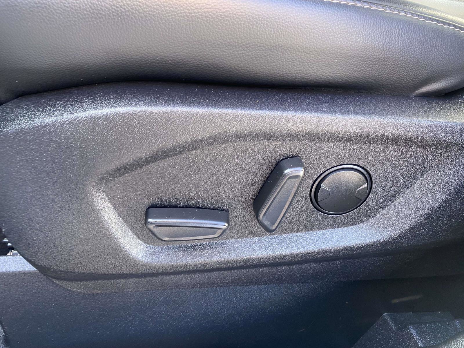 Used 2024 Ford Edge SEL AWD/4WD image 15