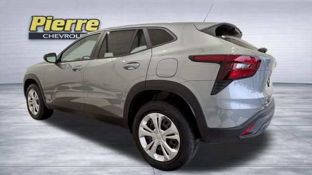 New 2026 Chevrolet Trax LS image 2