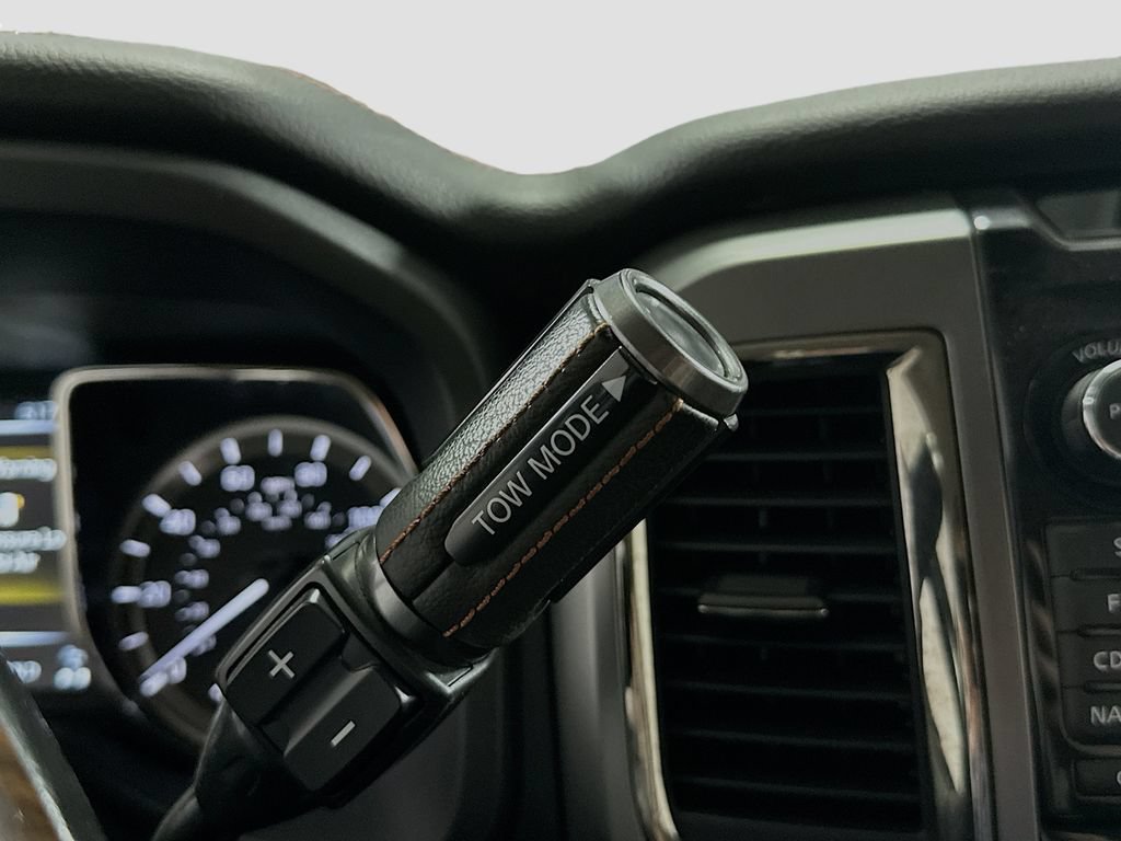 Used 2018 Nissan Titan Platinum Reserve AWD/4WD image 17