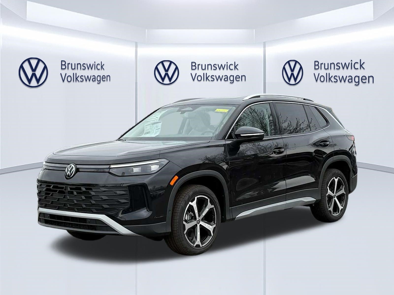 New 2026 Volkswagen Tiguan SE