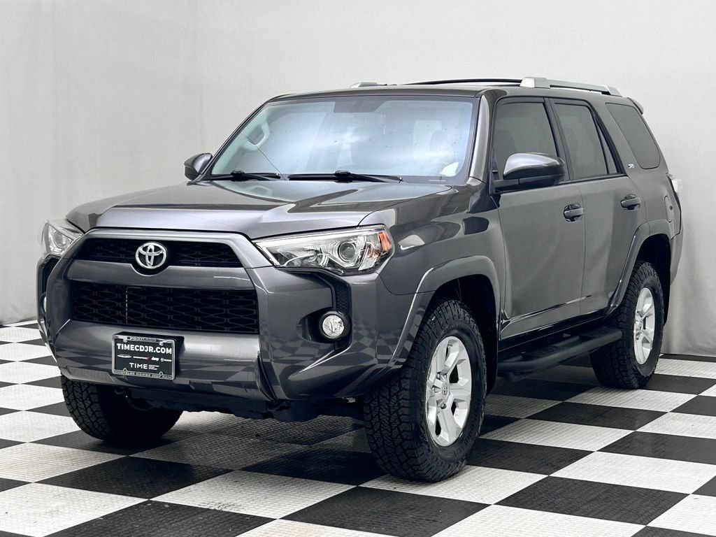 Used 2018 Toyota 4Runner SR5 AWD/4WD image 4