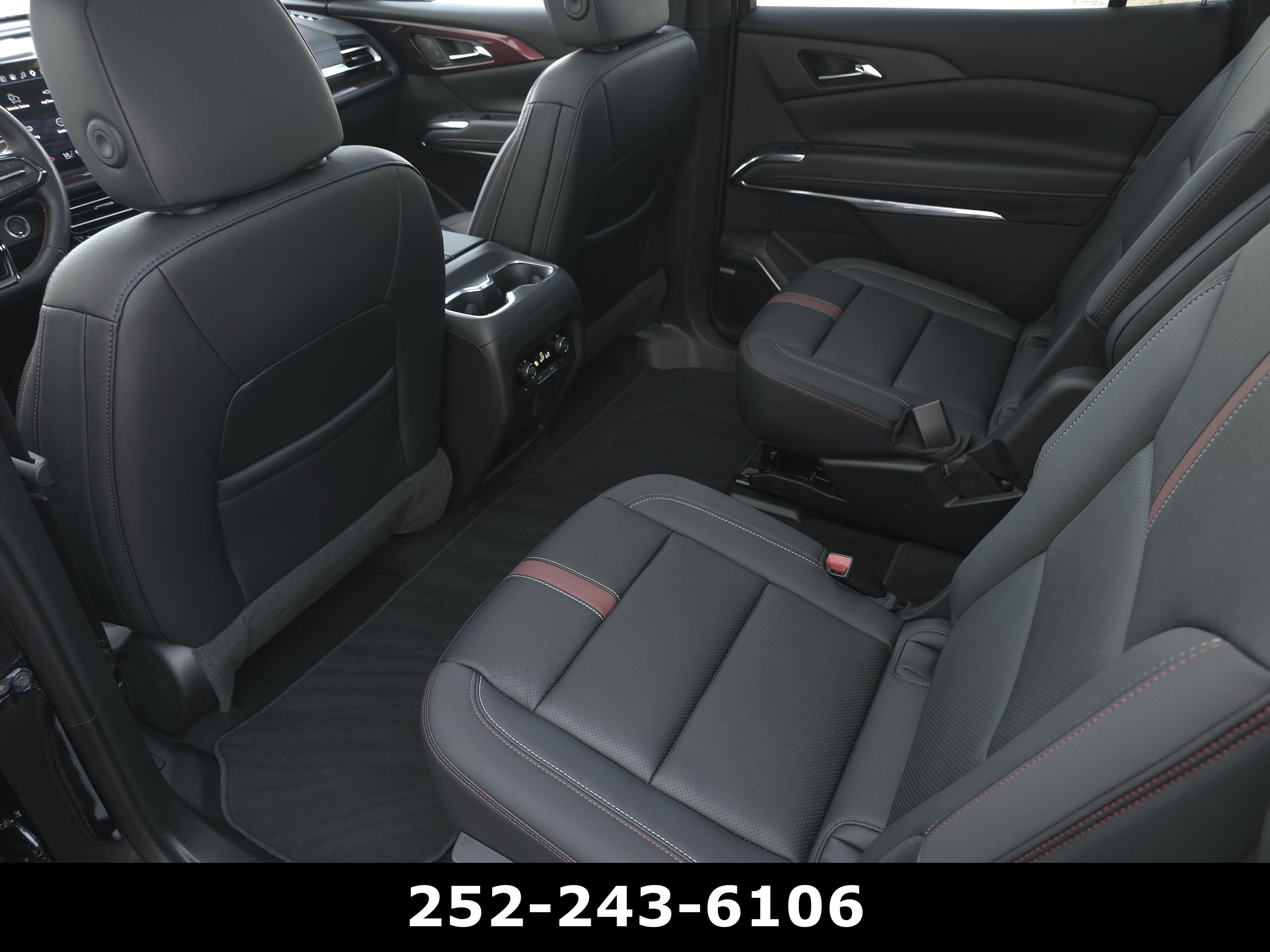 Used 2026 Chevrolet Traverse RS FWD image 33
