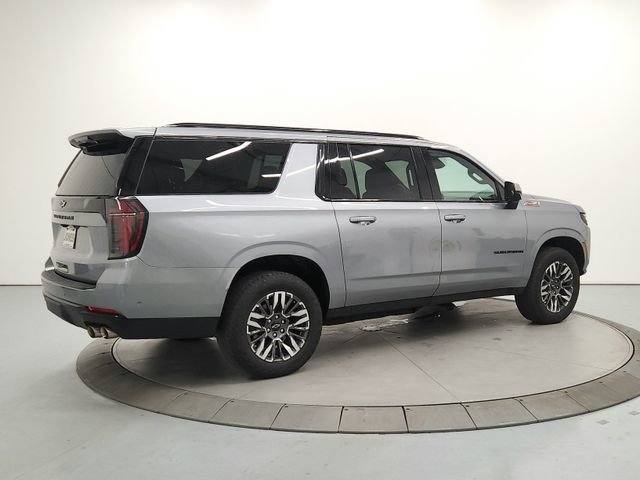 Used 2025 Chevrolet Suburban Z71 AWD/4WD image 7
