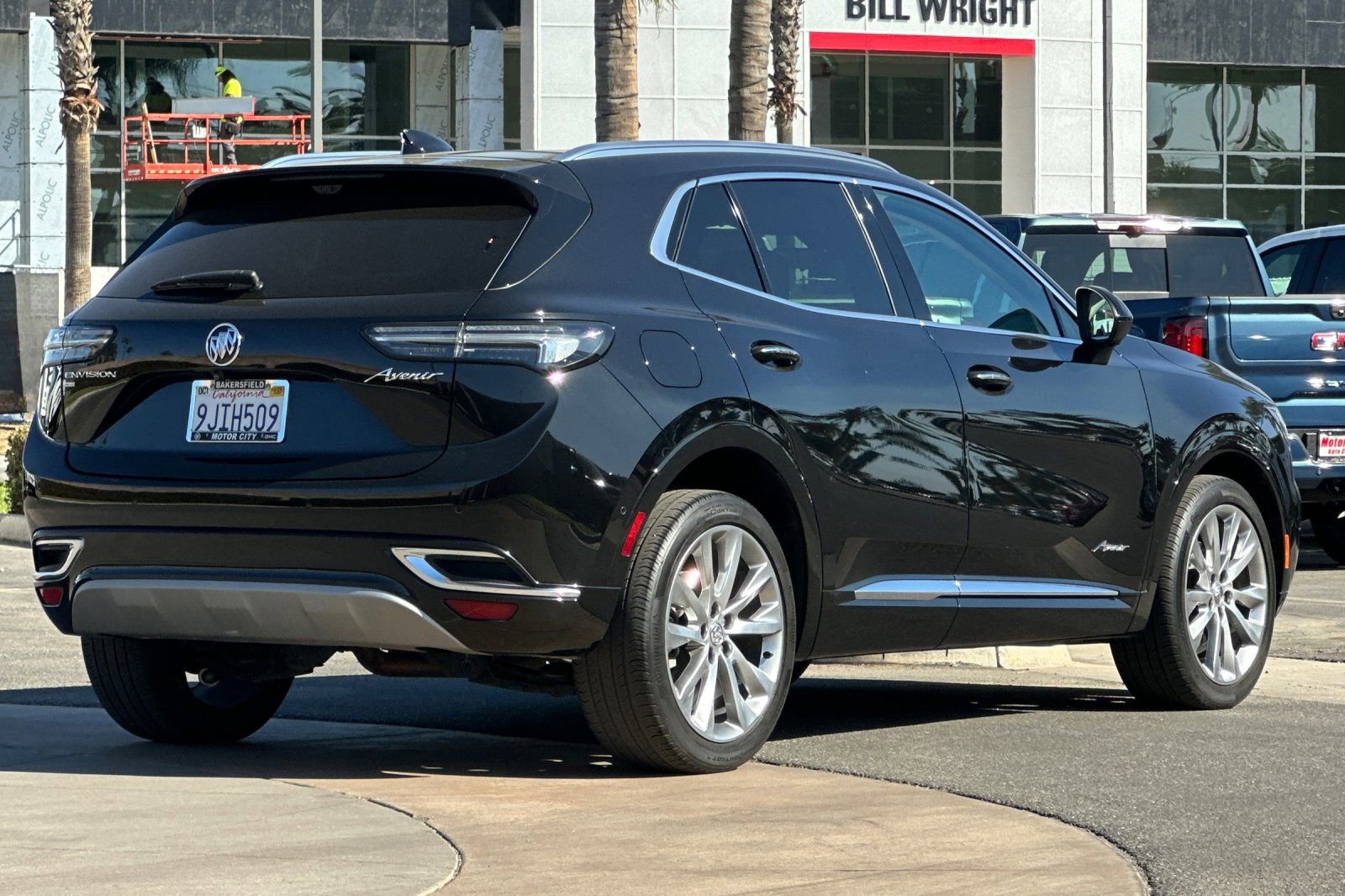 Certified 2023 Buick Envision Avenir image 4