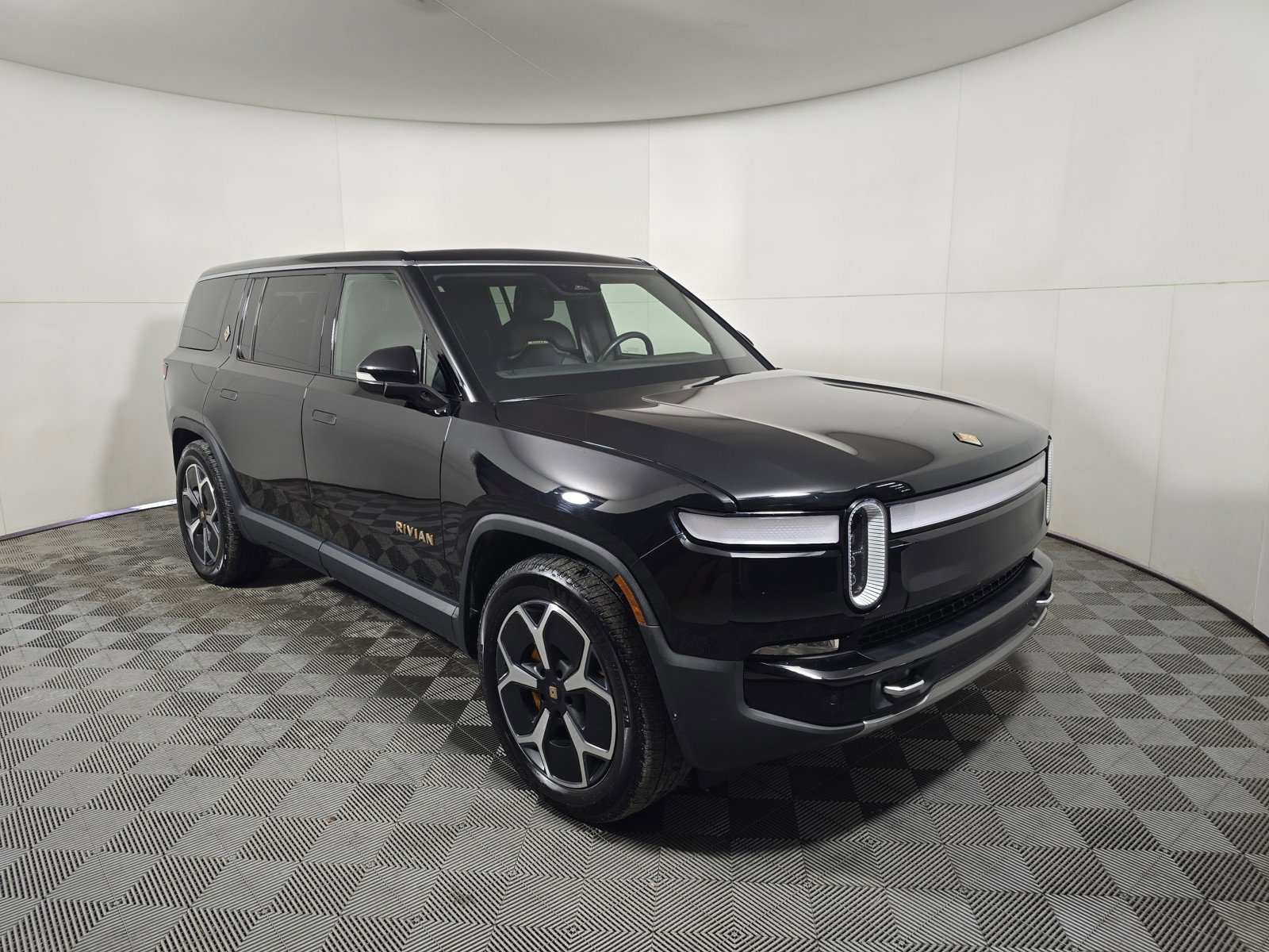 Used 2022 Rivian R1S Launch Edition image 7