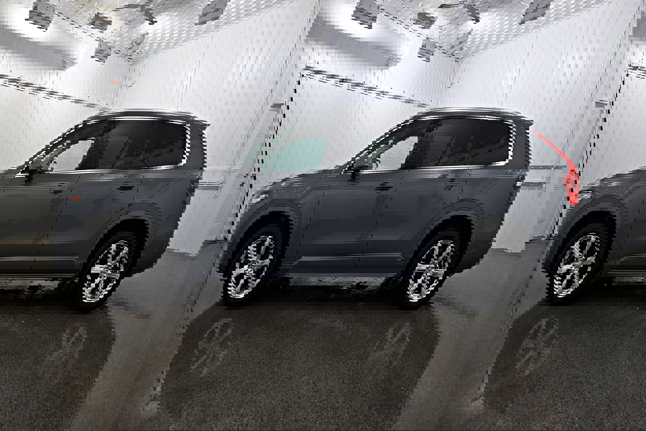 Used 2020 Volvo XC90 T6 Momentum image 23