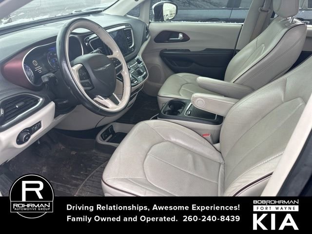 Used 2020 Chrysler Pacifica Limited image 9