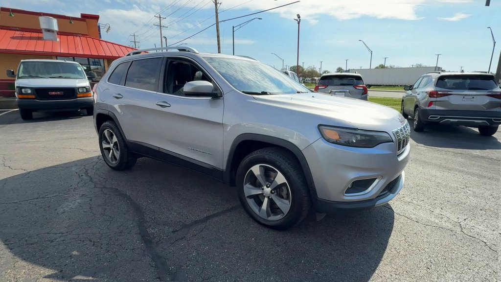 Used 2019 Jeep Cherokee Limited AWD/4WD image 2
