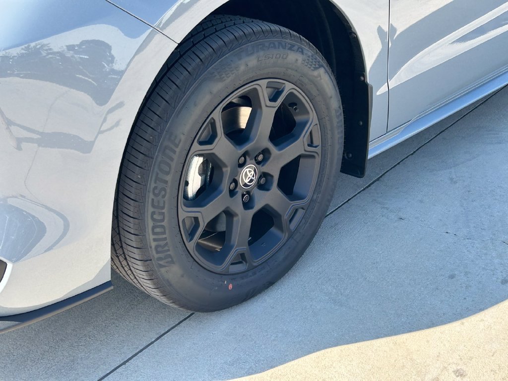New 2026 Toyota Sienna XLE Woodland Edition AWD/4WD image 9
