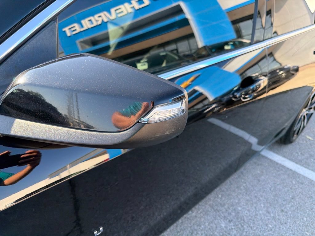 Used 2017 Chevrolet Malibu LT w/ Leather Package FWD image 9