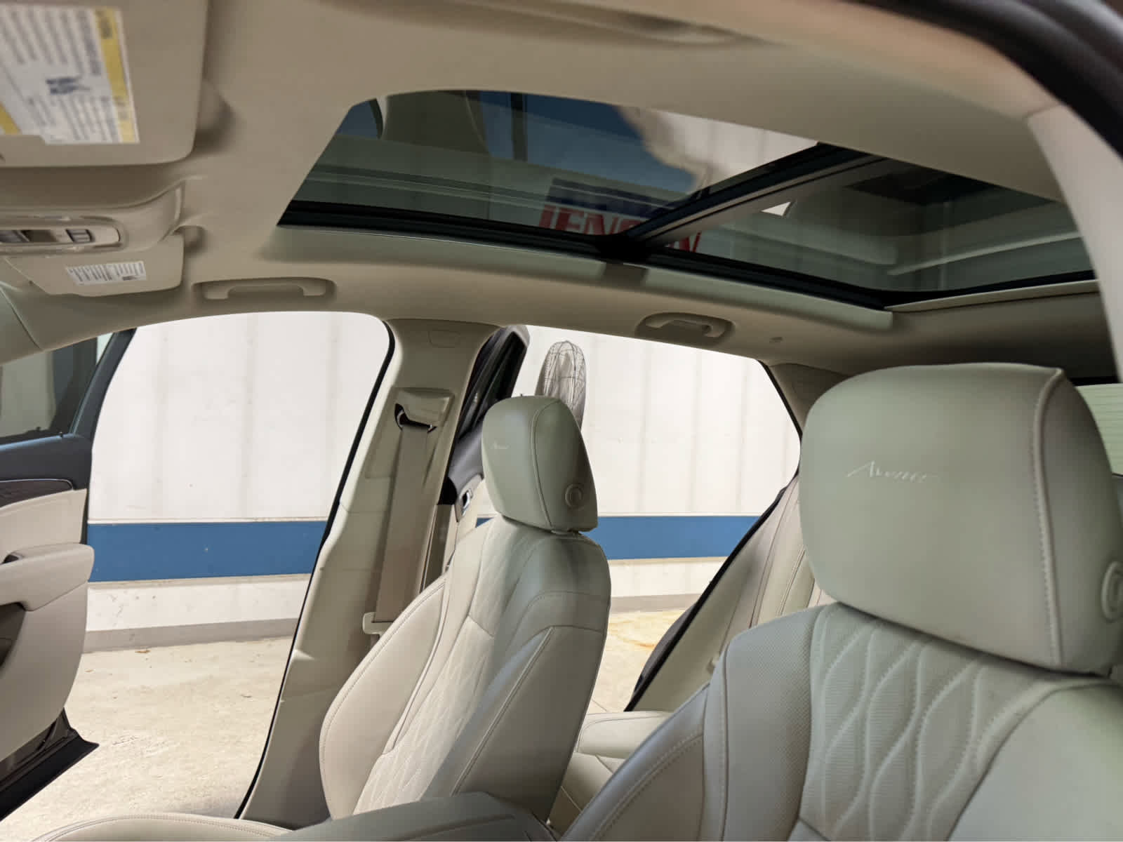 Certified 2022 Buick Envision Avenir w/ Technology Package II image 16